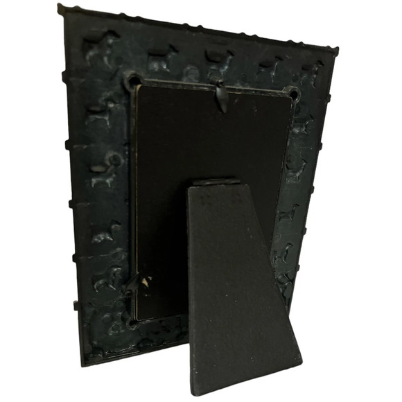 3D Dog Frame pewter look silver gray 6x7" outside puppy inside 3x4 - Picture 3 of 4